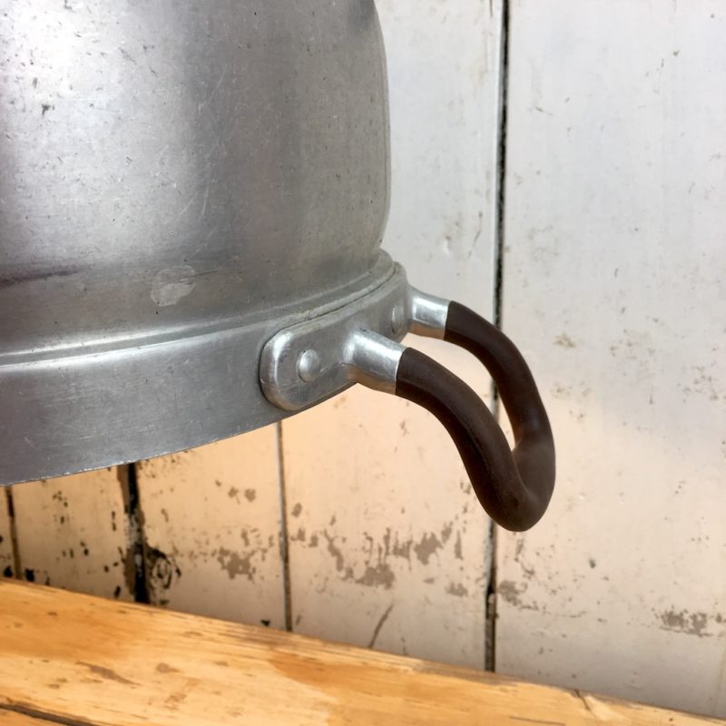 Upcycling Hängelampe Tischleuchte Alu Kochtopf Detail Griff