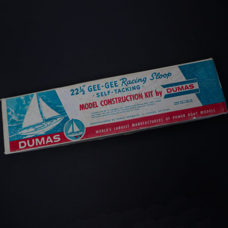DUMAS Racing Sloop Segelboot Bausatz Holz Mahagony